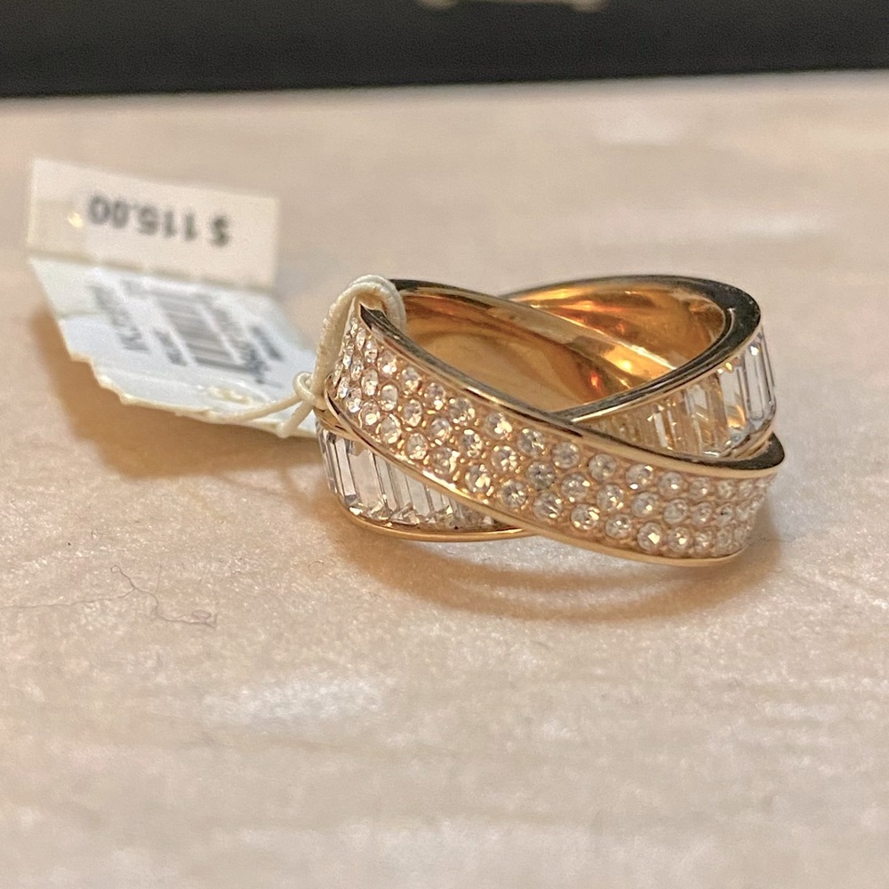 MICHAEL Michael Kors NWT w/Flaw(see pics) Rose Gold & Crystal Interlocking Rings